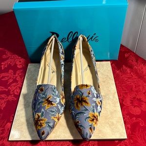 Brand New Bellini bobcat kitty heel shoe